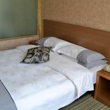 Super 8 By Wyndham Urumqi Mei Hao ภายนอก รูปภาพ